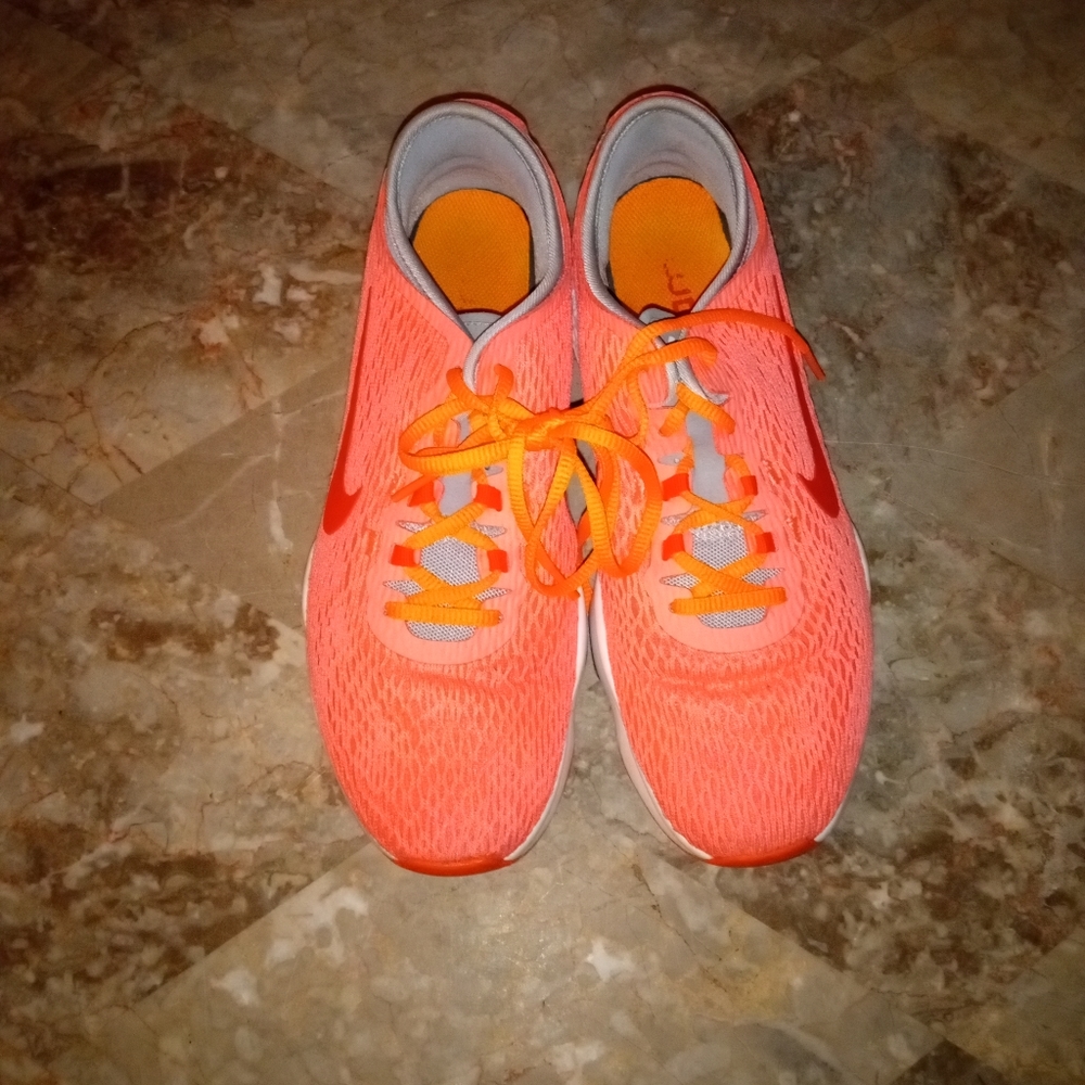 Like New Nike Zoom Trainers Size 7.5 Peach Gray